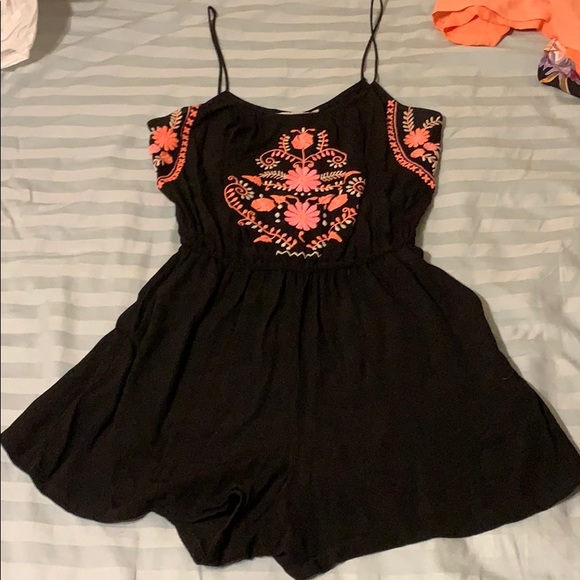 Embroided romper - Picture 4 of 7